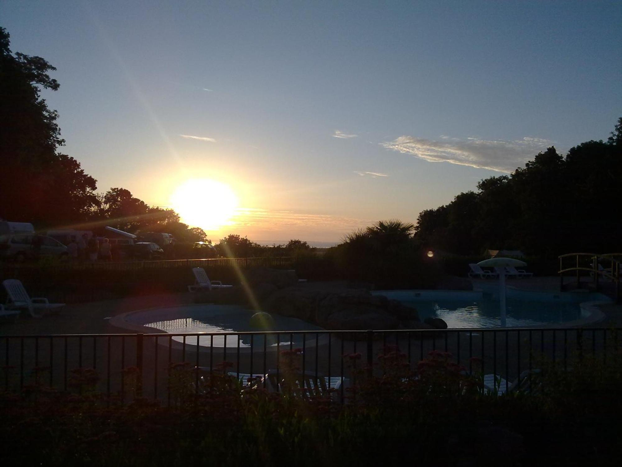 Camping Le Balcon De La Baie Saint-Marcan Exterior photo
