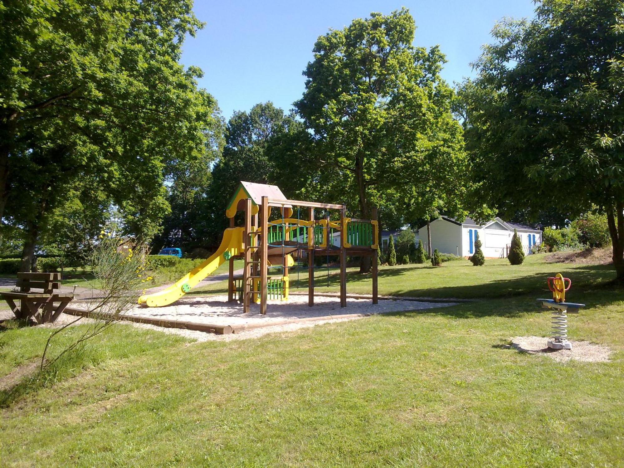 Camping Le Balcon De La Baie Saint-Marcan Exterior photo