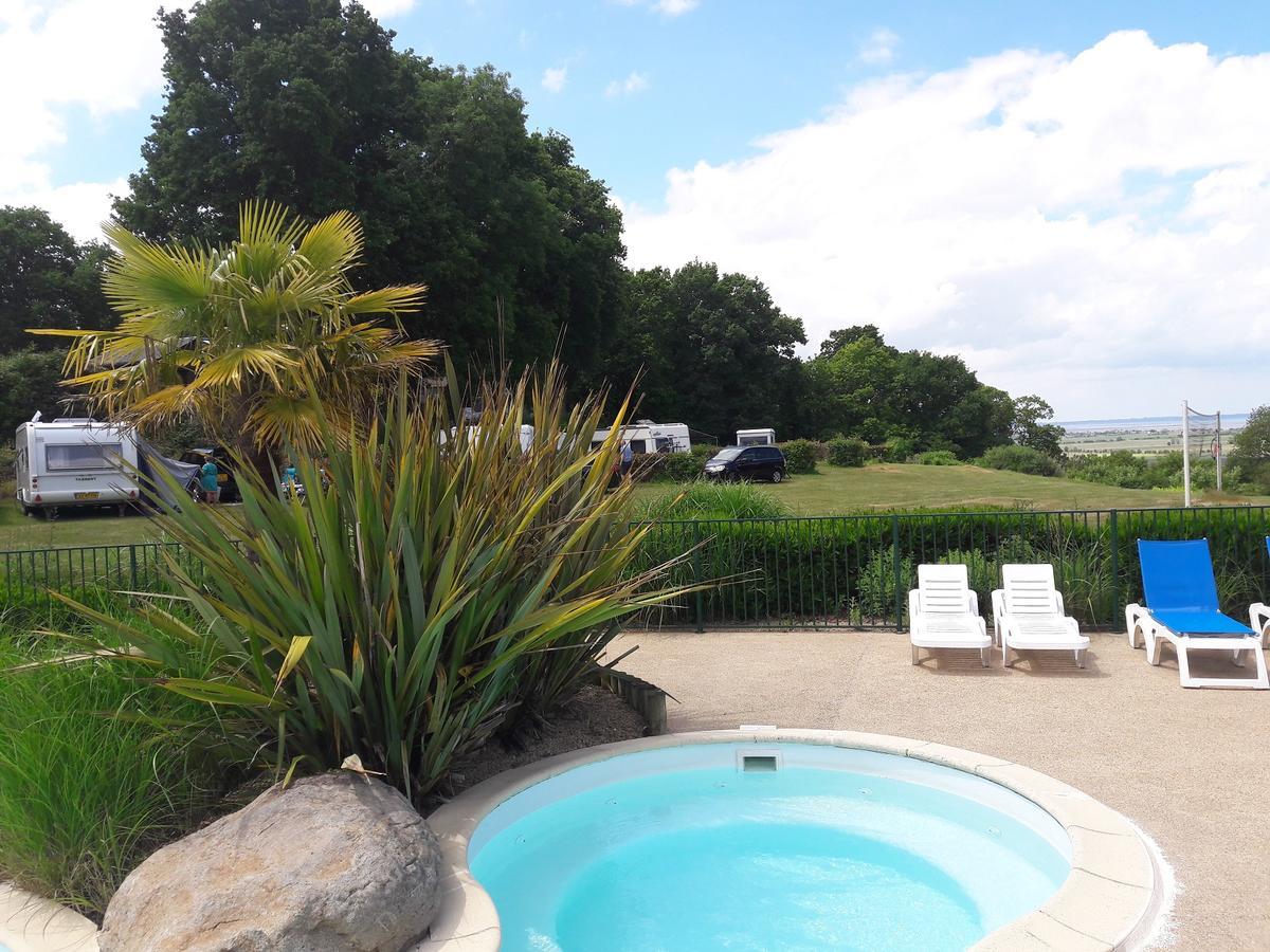 Camping Le Balcon De La Baie Saint-Marcan Exterior photo